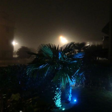 Residence Elisa Piano Terra Con Giardino E Posto Spiaggia Incluso Caorle Eksteriør bilde