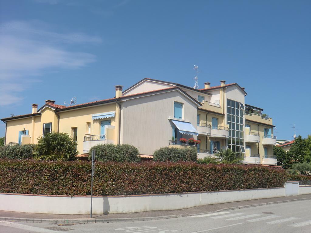 Residence Elisa Piano Terra Con Giardino E Posto Spiaggia Incluso Caorle Rom bilde
