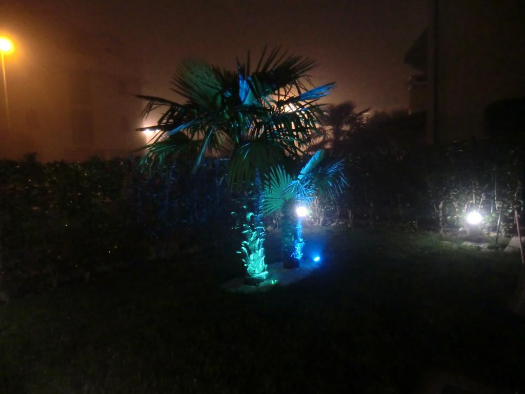 Residence Elisa Piano Terra Con Giardino E Posto Spiaggia Incluso Caorle Rom bilde