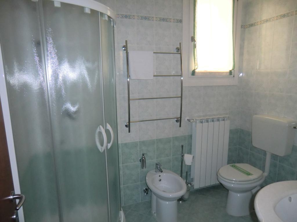 Residence Elisa Piano Terra Con Giardino E Posto Spiaggia Incluso Caorle Rom bilde